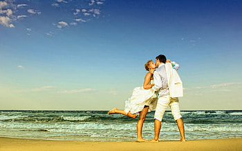 Passionate beach kiss, Steamy romance, Swept away, Sensual love HD wallpaper