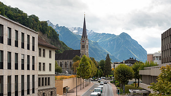 Kathedrale St. Florin, Vaduz HD wallpaper