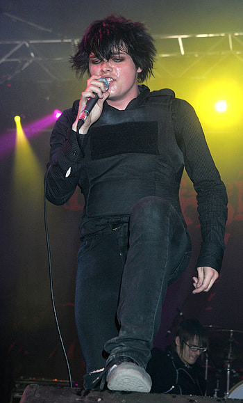 Gerard Way, Fans concerned, Hollywood, emerges HD phone wallpaper