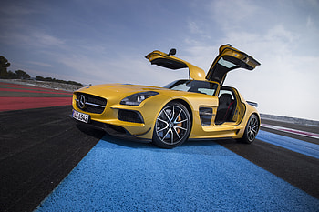 Yellow Mercedes Benz Amg GT , mercedes-amg-gtr, mercedes, cars, 2018-cars HD wallpaper