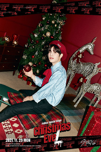 Min Christmas EveL, seungmin, kim seungmin, stray kids, Christmas EveL HD phone wallpaper