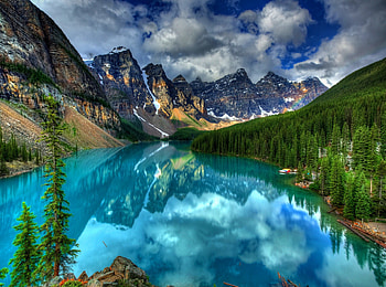 Crystal mountain lake, blue, river, crystal, peaks, serenity, nice, shore, reflection, boats, trees, greenery, water, calm, slopes, beautiful, rocks, lake, summer, mirrored, canoes, view, clouds, nature, sky, clear, lovely, calmness HD wallpaper