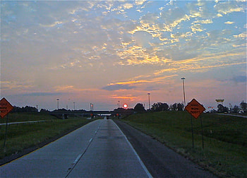Southern Sunrise, truckers view, clouds, interstate, sunrise HD wallpaper