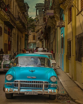 Havana Vieja charm, Vintage Cuba, Classic cars, Nostalgic atmosphere HD phone wallpaper