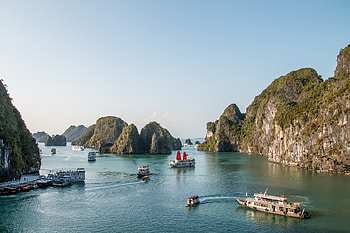 Halong Bay, Vietnam's charm, Alluring landscapes, que views HD wallpaper