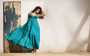Model , Stunning visuals, Striking pose, Captivating beauty HD wallpaper