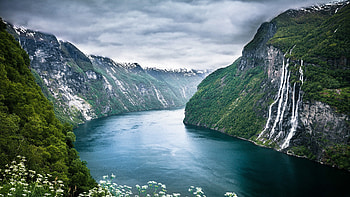Seven Sisters Waterfall, Norwegian Fjords HD wallpaper
