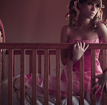 Confined, pink, bed, baby, girl HD wallpaper