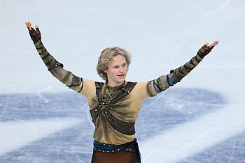 Soaring Olympic Skater — Winter, Ice Skater, Winter Olympics HD wallpaper