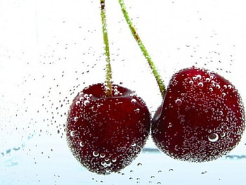 cherries, fruit splash, water cherrie, yummee HD wallpaper