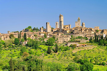 San Gimignano medieval skyline, Tuscan towers, Historic charm, Italy travel HD wallpaper