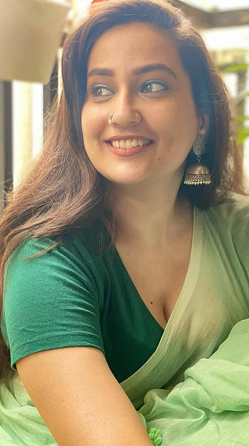 Manjusha, telugu actress, saree lover, anchor HD phone wallpaper