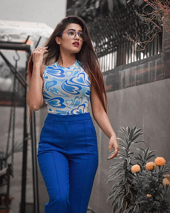 Garima, street fashion, thigh HD phone wallpaper
