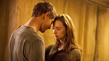 The Host (Movie), Saoirse Ronan, Compelling performance, Intriguing review HD wallpaper