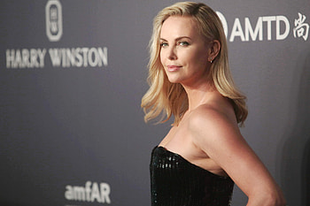 Charlize Theron, model, South African, blonde, actress, film producer, woman, babe, lady, 2017 HD wallpaper