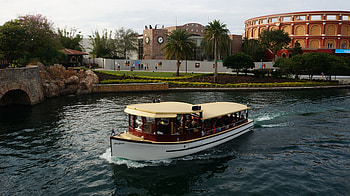 Water taxis, Universal Orlando, Complimentary transportation, Best kept secrets HD wallpaper