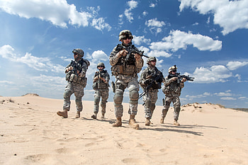 Soldiers, desert HD wallpaper