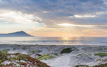 beach, clouds, sun, mountain HD wallpaper