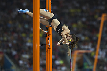 Alisha Lovrich pole vault HD wallpaper