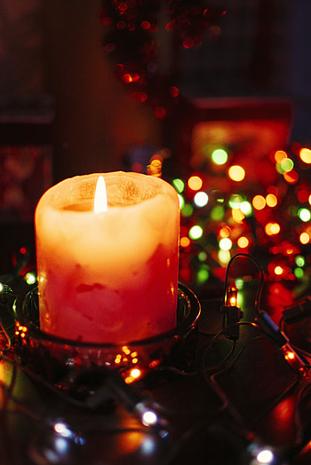 Glare, Miscellanea, Miscellaneous, Garland, Boquet, Bokeh, Candle, Garlands, Wick, Wax HD phone wallpaper