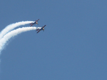 red bull matadors, festival, bull, aerobatic, 2009, air, red, red bull, matadors, display, bornemouth HD wallpaper