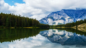 Reflections on Johnson Lake, Banff National Park, Canada, reflections, clouds, landscape, trees, sky, water, mountains HD wallpaper