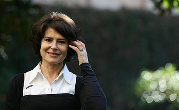 Fanny Ardant, Iconic actress, Timeless beauty, Captivating presence HD wallpaper