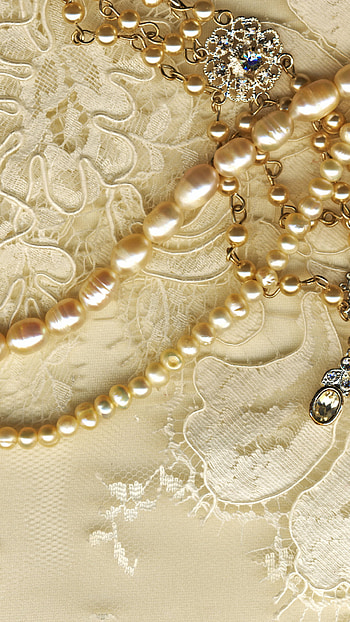 Ultra jewelry , Stunning background , Exquisite design, Luxurious allure HD phone wallpaper