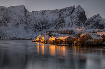 Lofotes Islands, Norway, sea, light, snow, houses, mountains, village, ice HD wallpaper