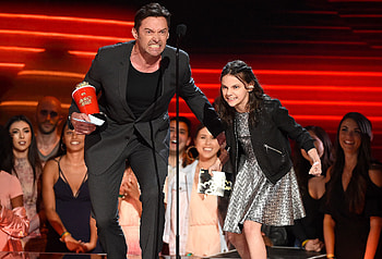 MTV Movie & TV Awards, Dafne Keen spotlight, Hugh Jackman co-star HD wallpaper