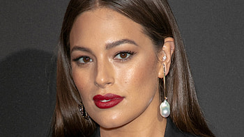 Ashley Graham, Freckles revealed, Glowing skin, Natural beauty HD wallpaper