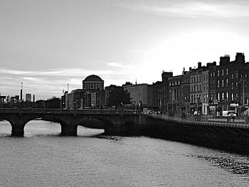 B&W Dublin, europe, city, graphy, ireland, , dublin, black and white, bridge, wall, graph HD wallpaper
