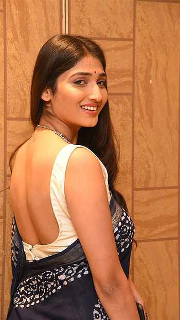 Priya Vadlamani, Telugu, Actress HD phone wallpaper