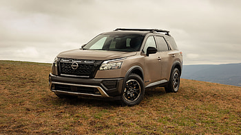 2023 Nissan Pathfinder Rock Creek 2 Cars HD wallpaper