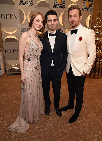 Emma Stone, Damien Chazelle, Golden Globe Award, Red carpet fashion HD phone wallpaper