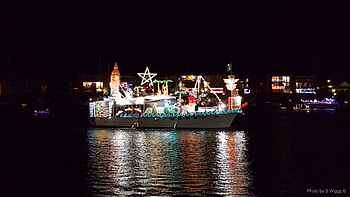Harbor Lights Parade, Boats, Parade, Oxnard, Water, Harbor, Reflections, Channel, Dark, Islands, Christmas, Lights, California HD wallpaper