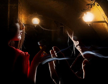 Secret Place to Meet, alleyway, lady, man, lamps, red, smoke, glass, romantic HD wallpaper