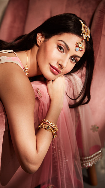 Amyra dustur, bollywood actress, sexy gorgeous HD phone wallpaper