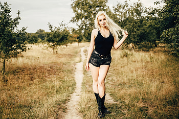 Cowgirl ~ Loba, cowgirl, boots, blonde, shorts, outdoors HD wallpaper