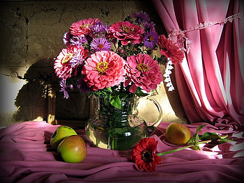 Bold and beautiful, curtains, table, vase, beautiful, fruits, silk, purple, pink, apples, bold, nature, flowers, water HD wallpaper