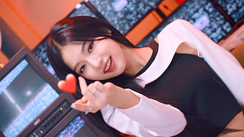 STAYC, Kpop screencaps, Pin, K-pop HD wallpaper