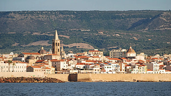 Travel to Alghero, Discover beauty, Beautiful town, Must-see sights HD wallpaper