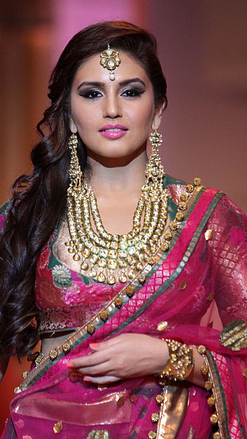 Huma Qureshi, Heroine, Huma Qureshi Bollywood Heroine HD phone wallpaper
