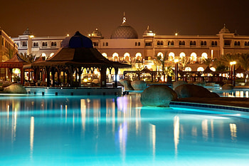Swimming Pool at Night, night, building, swimming pool, light HD wallpaper
