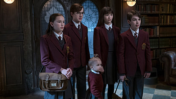 A Series of Unfortunate Events, Season 2 review, Gamerheadquarters rating, Count Olaf's antics HD wallpaper