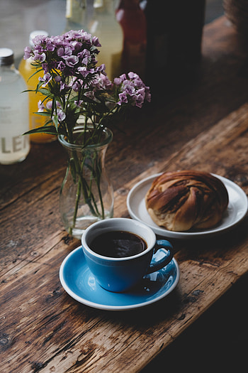 Flowers, Food, Coffee, Cup, Bouquet, Bakery Products, Baking, Roll, Bulka HD phone wallpaper