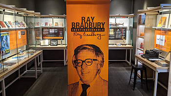 Chicago exhibit, Ray Bradbury, Sci-fi author, Honors HD wallpaper