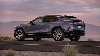Cadillac Lyriq 2023 Car 3 Cars HD wallpaper