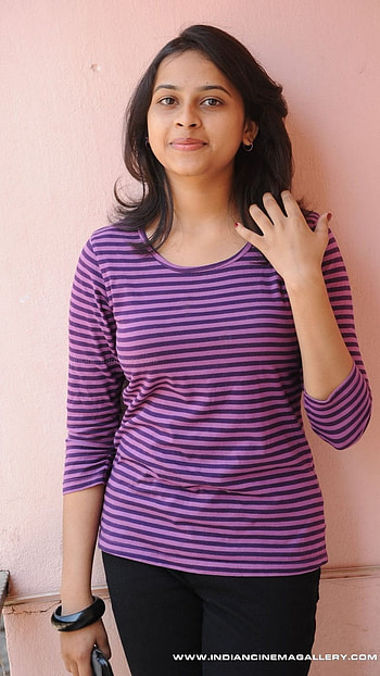 Sri Divya, Tollywood, Sri Divya Tollywood Heroine HD phone wallpaper