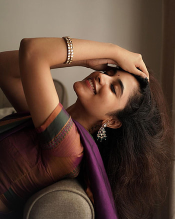 Priyanka Mohan, actress, beauty, saree HD phone wallpaper